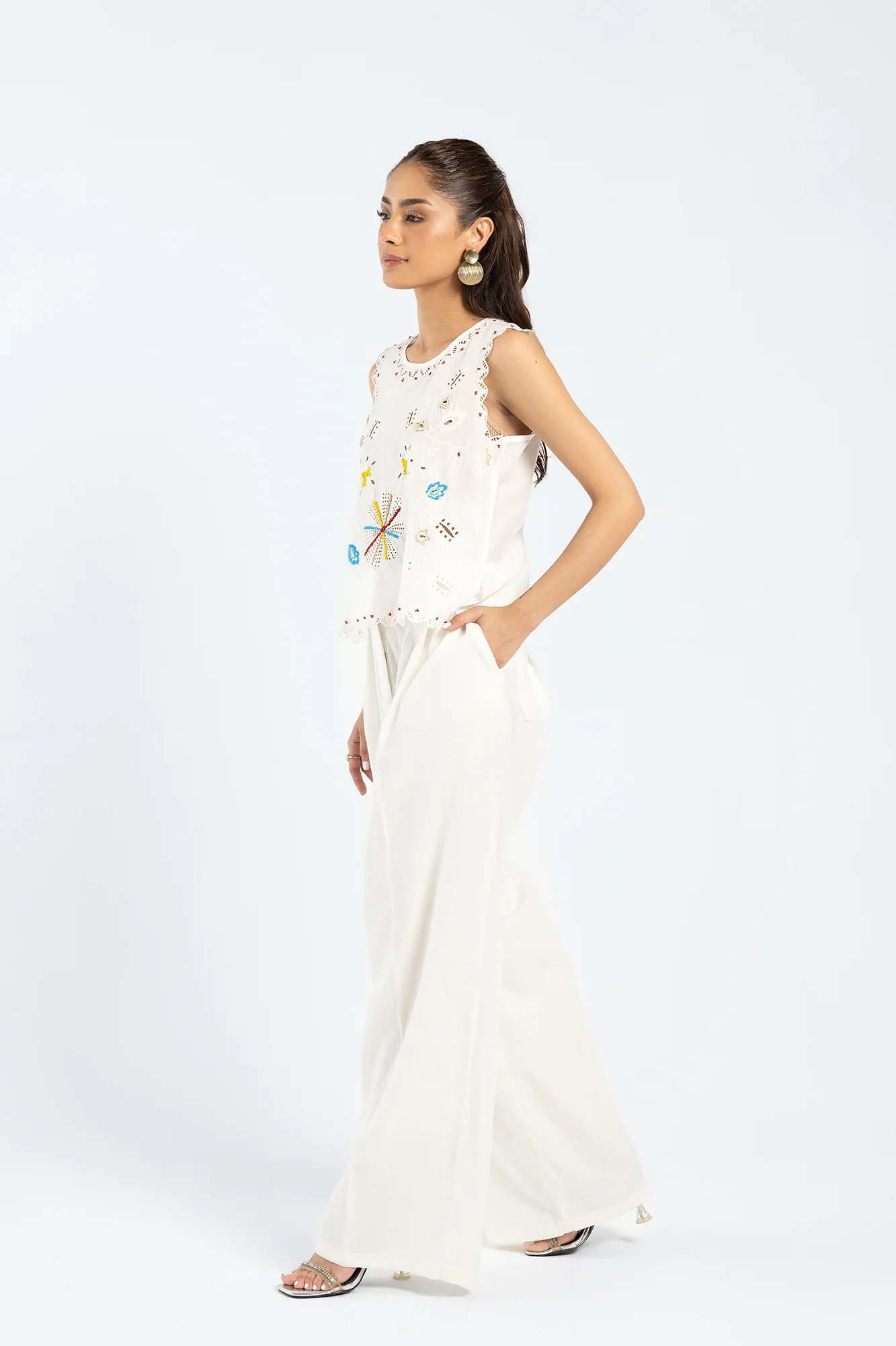 EMBROIDERED KURTI (E0061/119/001) - Image 4