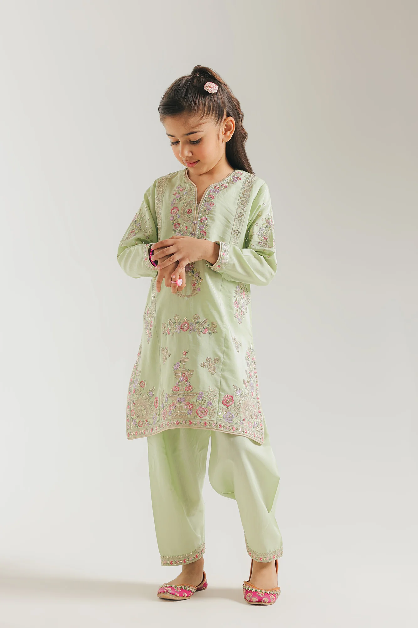 EMBROIDERED SUIT (E0910/404/130 E0910/304/130)