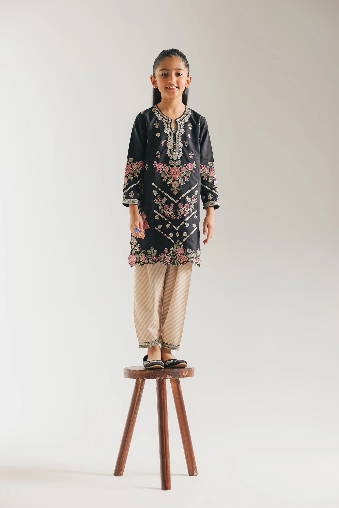EMBROIDERED SUIT (E0924/404/901 E0924/304/901) - Image 6