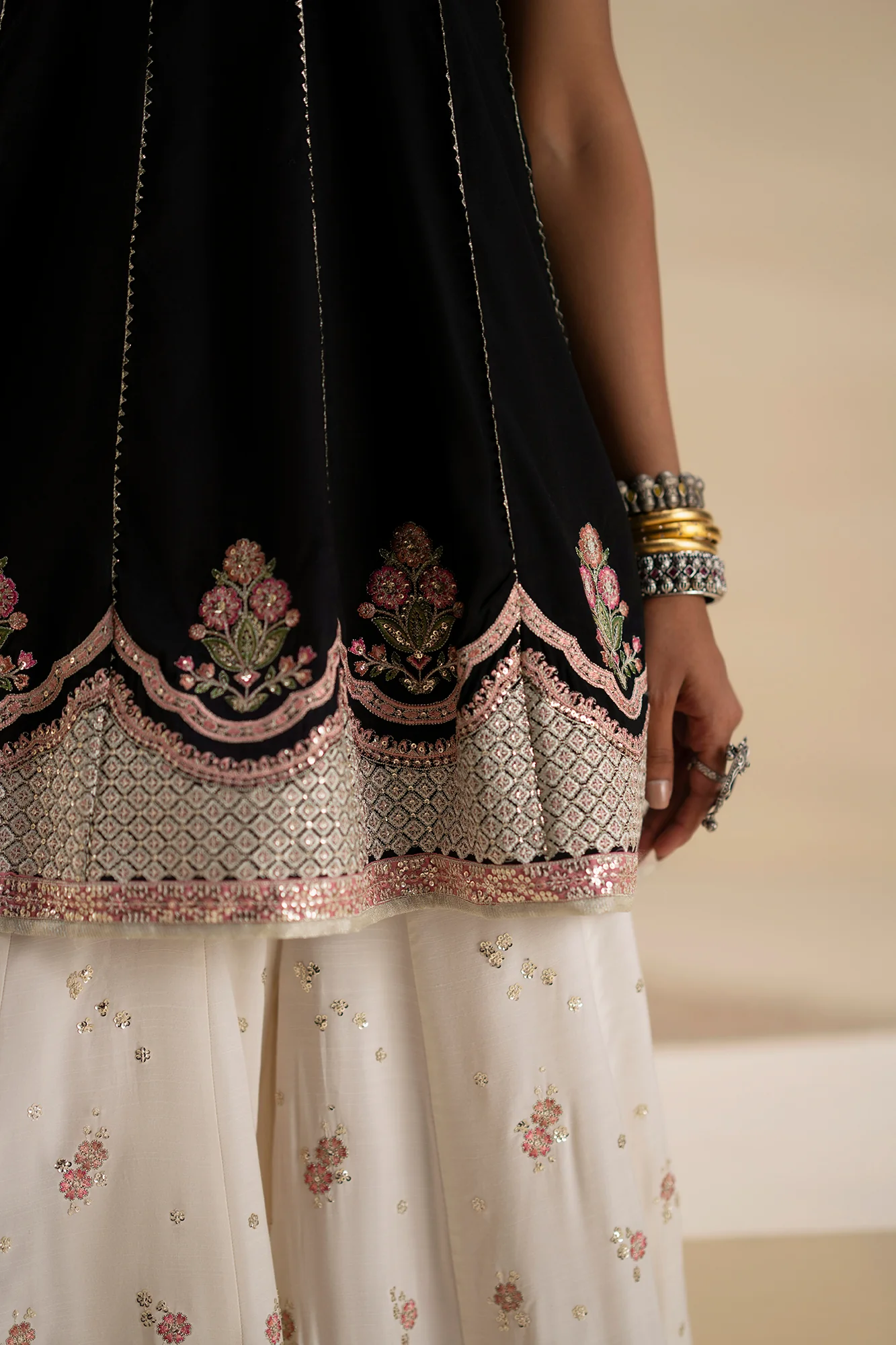 EMBROIDERED SUIT (E0934/104/902) - Image 5