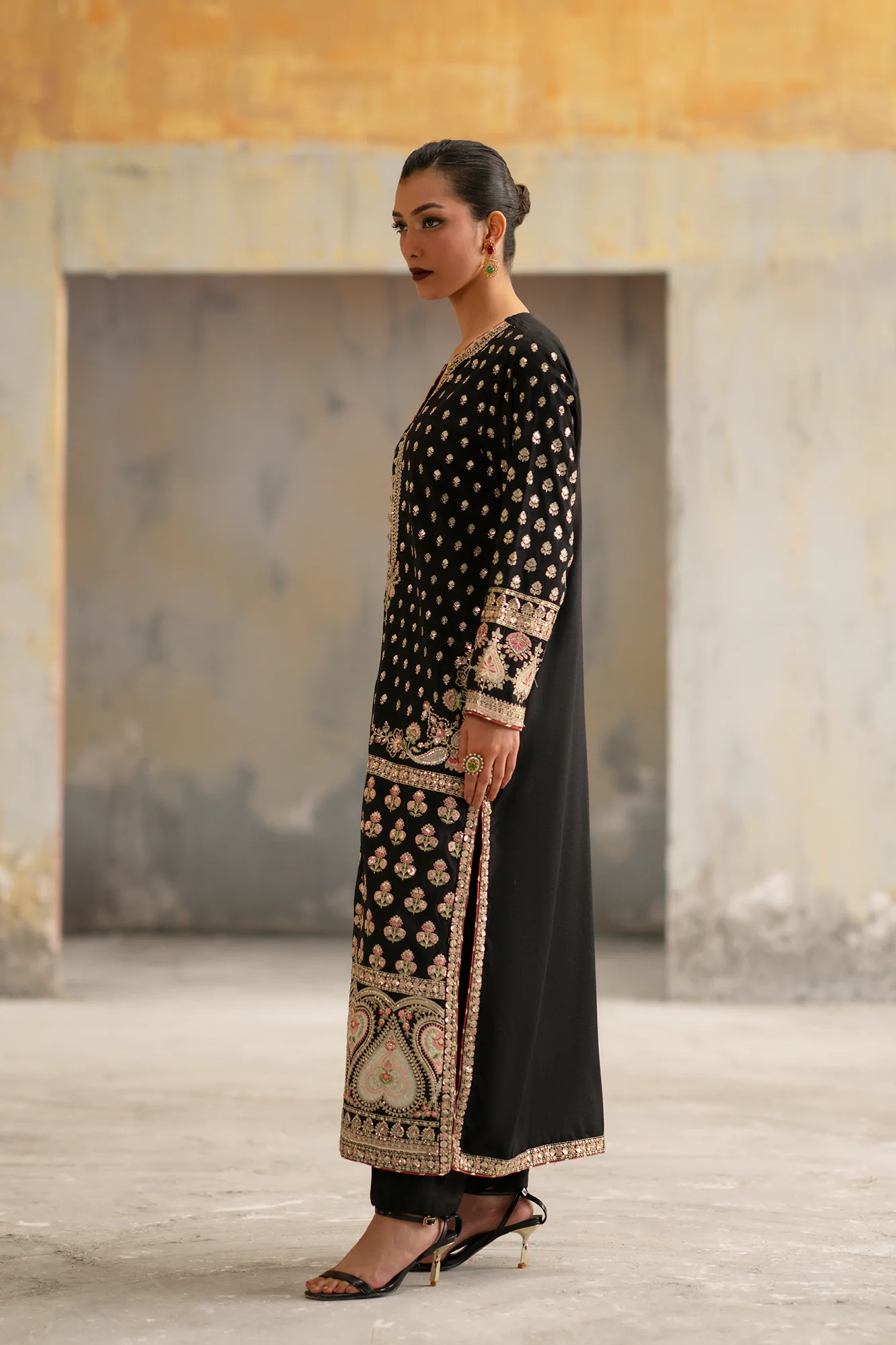 EMBROIDERED SUIT (E1010/104/901) - Image 3
