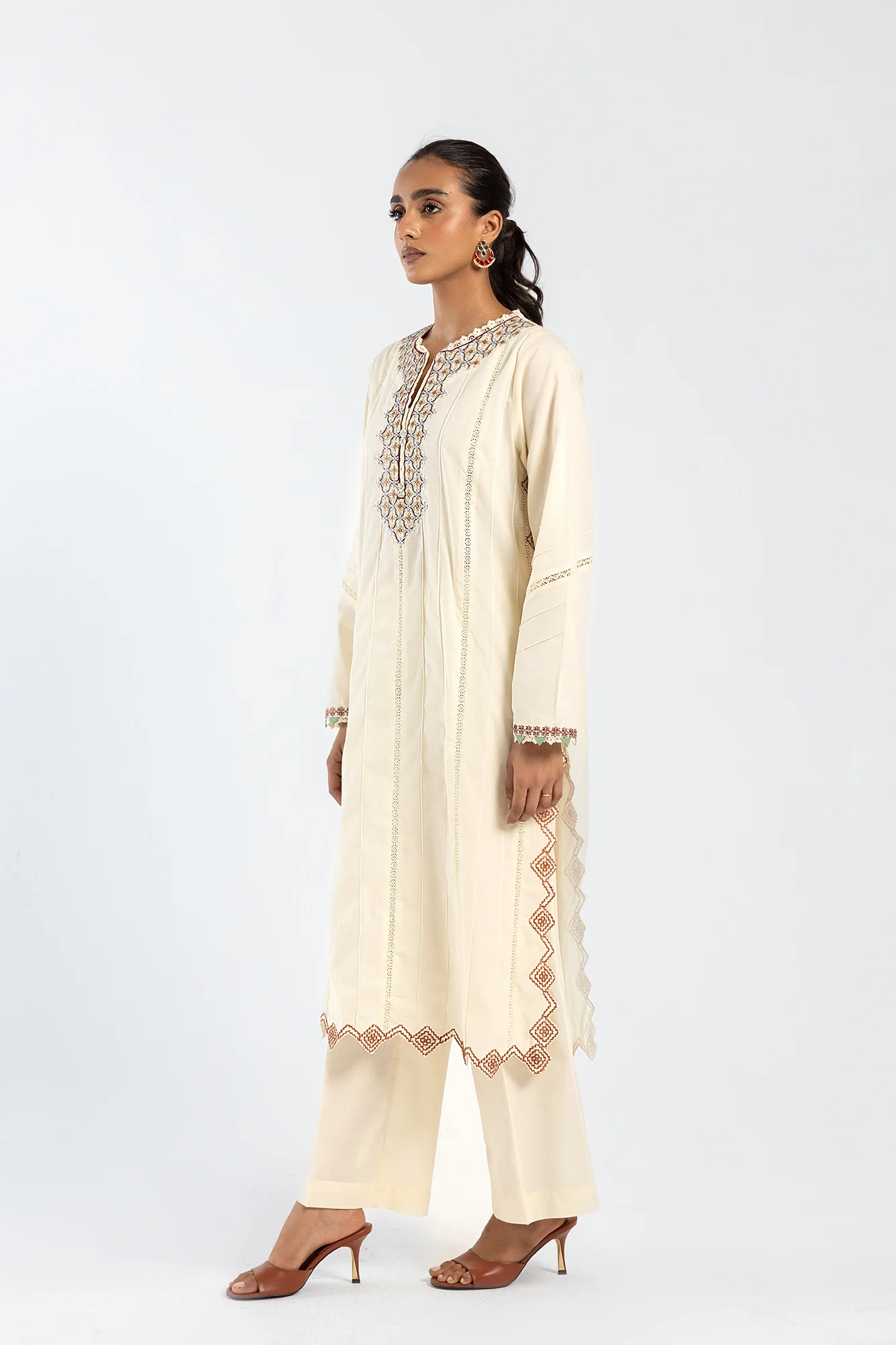 EMBROIDERED SUIT (E0599/105/003) - Image 4