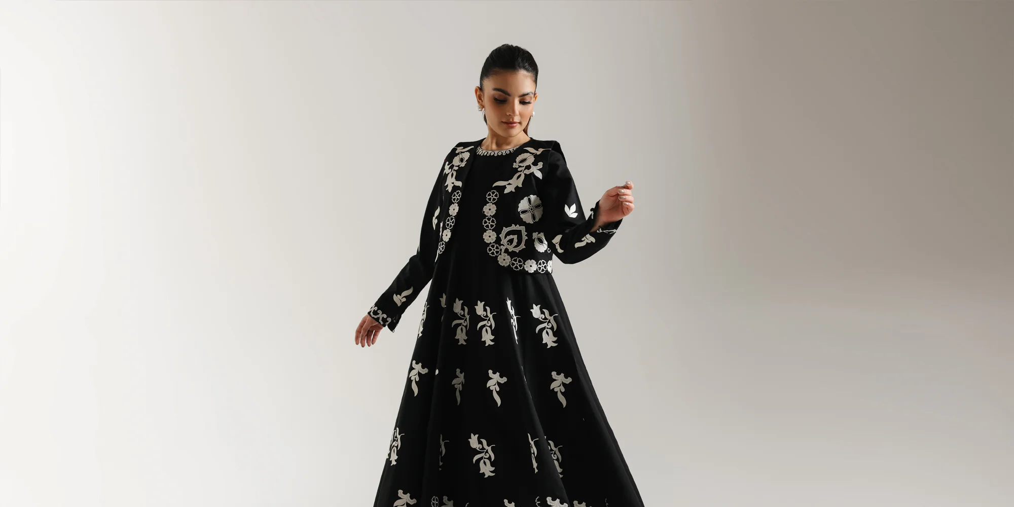 EMBROIDERED DRESS (E6960/102/902) - Image 5