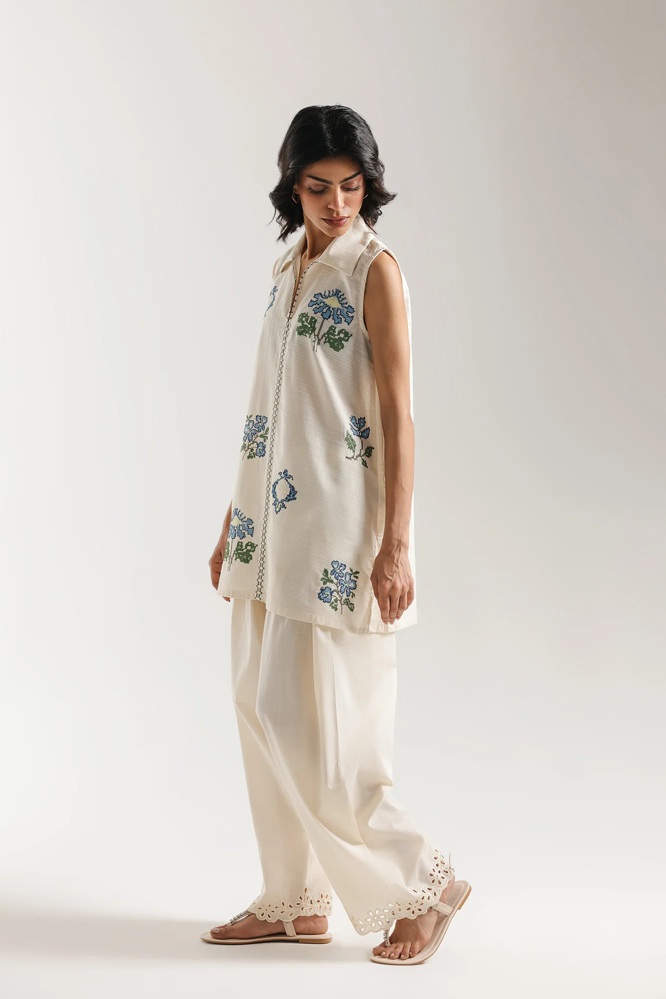 EMBROIDERED KURTI (E7916/102/002) - Image 3