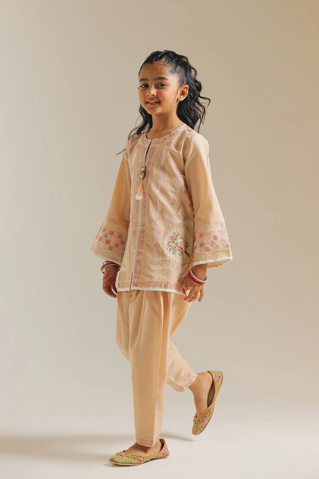 EMBROIDERED SUIT (E1052/402/808 E1052/302/808)