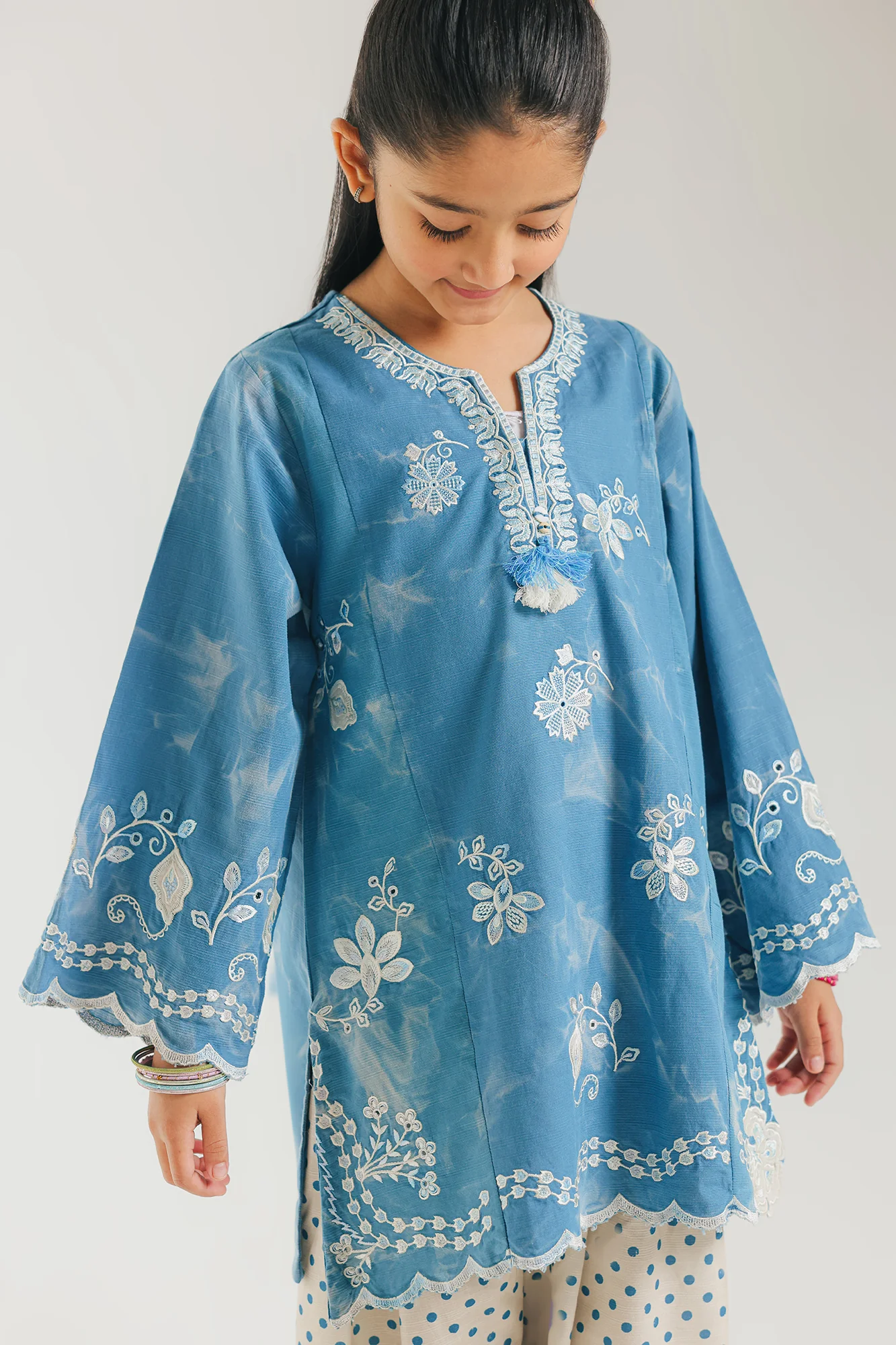 EMBROIDERED SUIT (E1336/402/631 E1336/302/631)