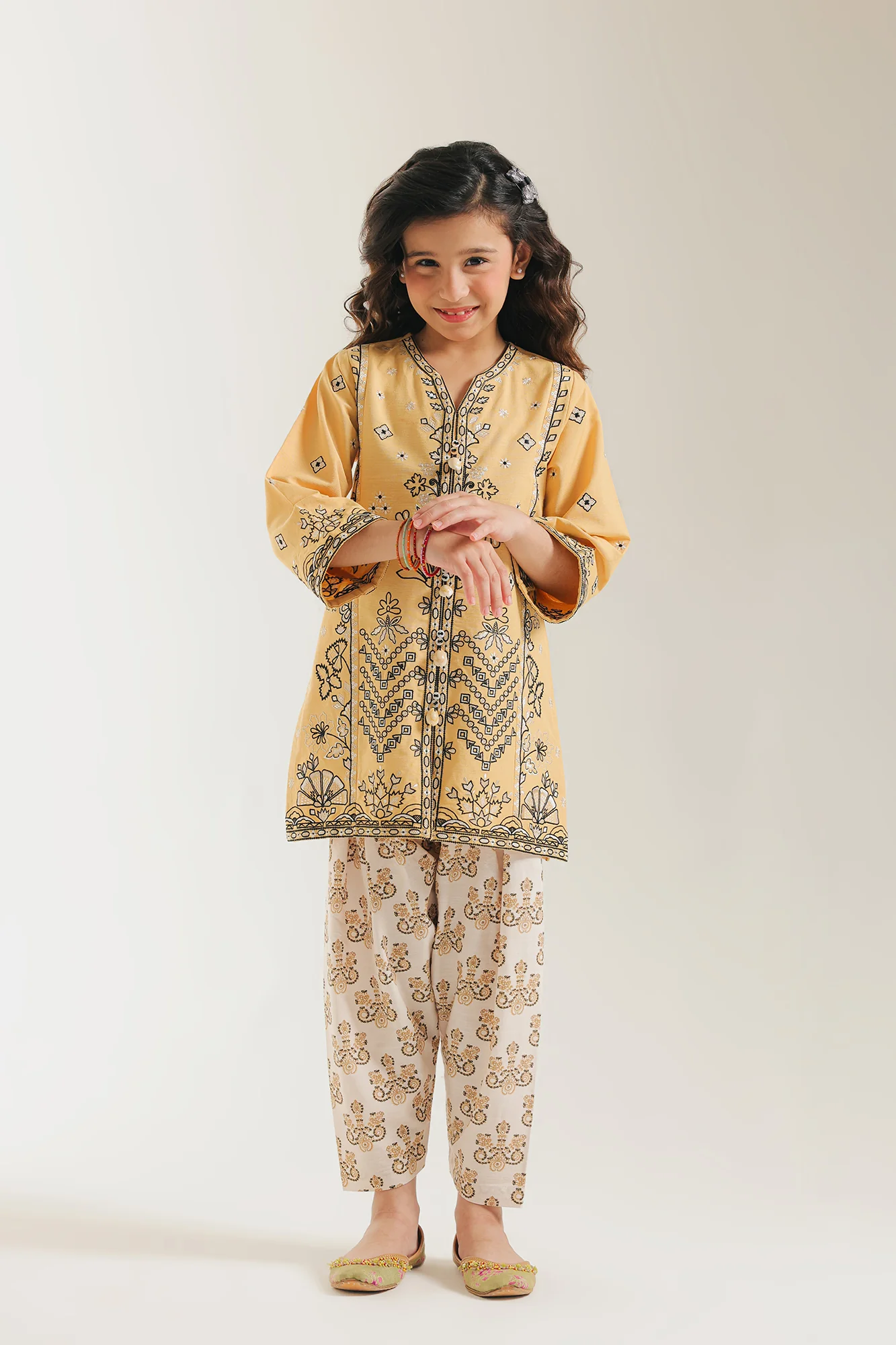 EMBROIDERED SUIT (E1355/402/225 E1355/302/225)