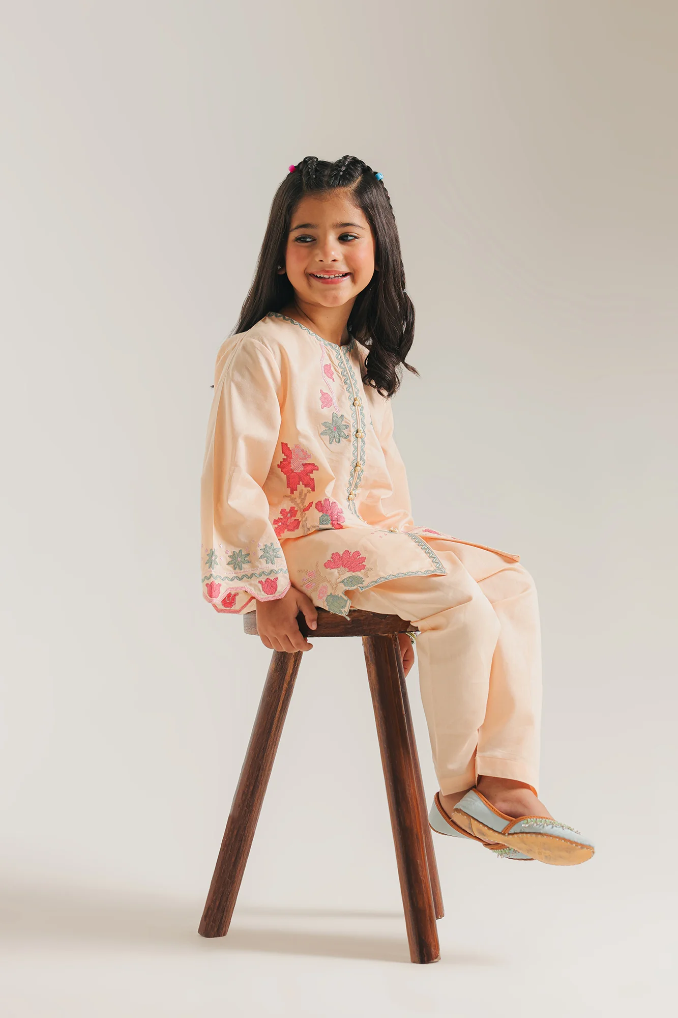 EMBROIDERED SUIT (E1522/402/216 E1522/302/216)