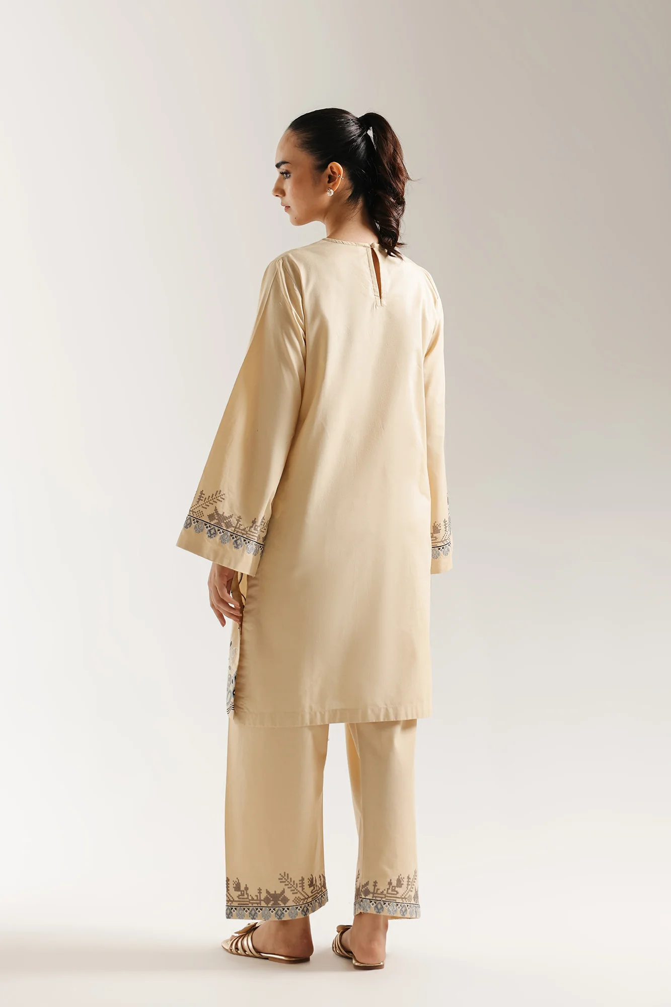 EMBROIDERED SUIT (E7012/102/112) - Image 3