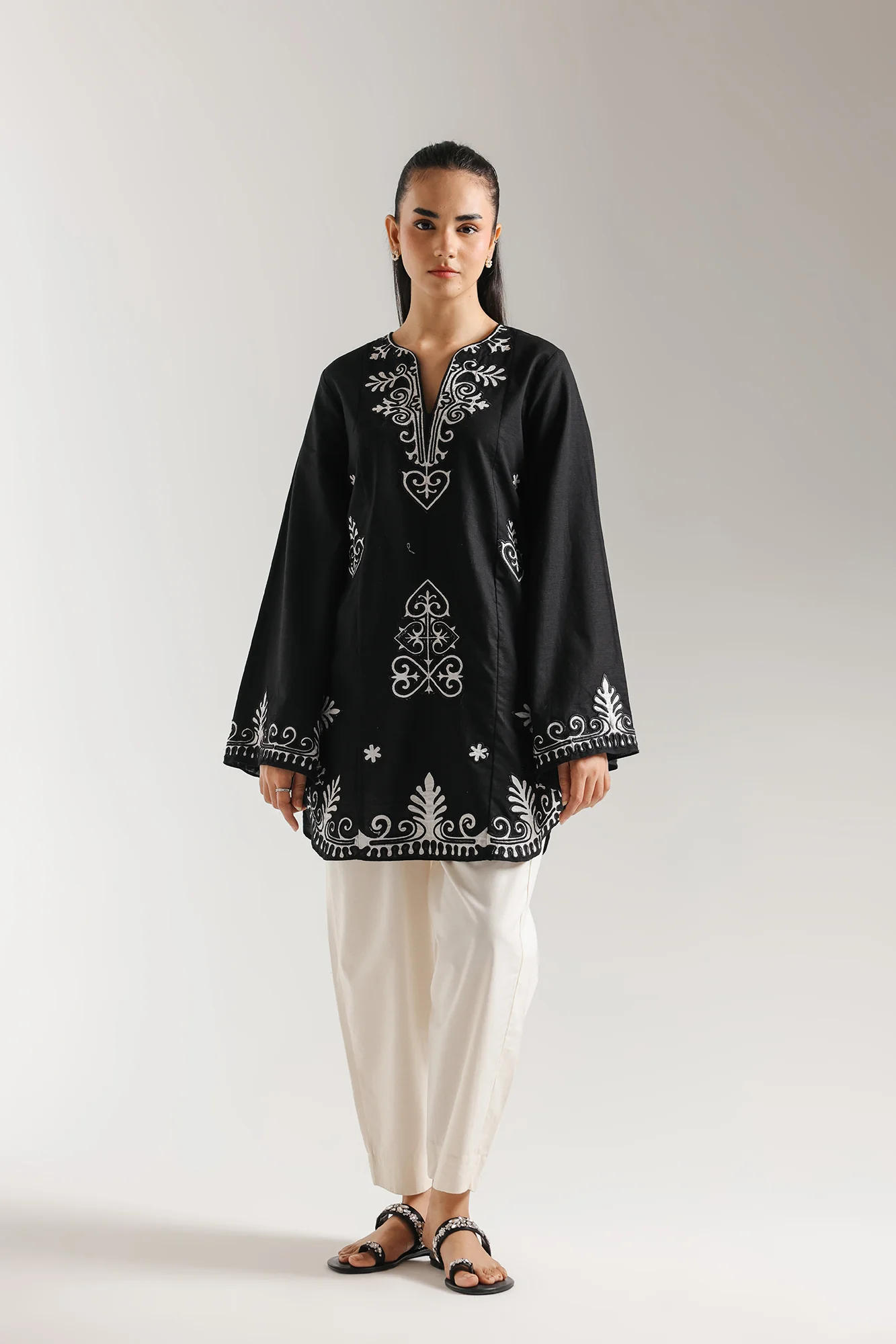 EMBROIDERED SUIT (E7041/102/901) - Image 2