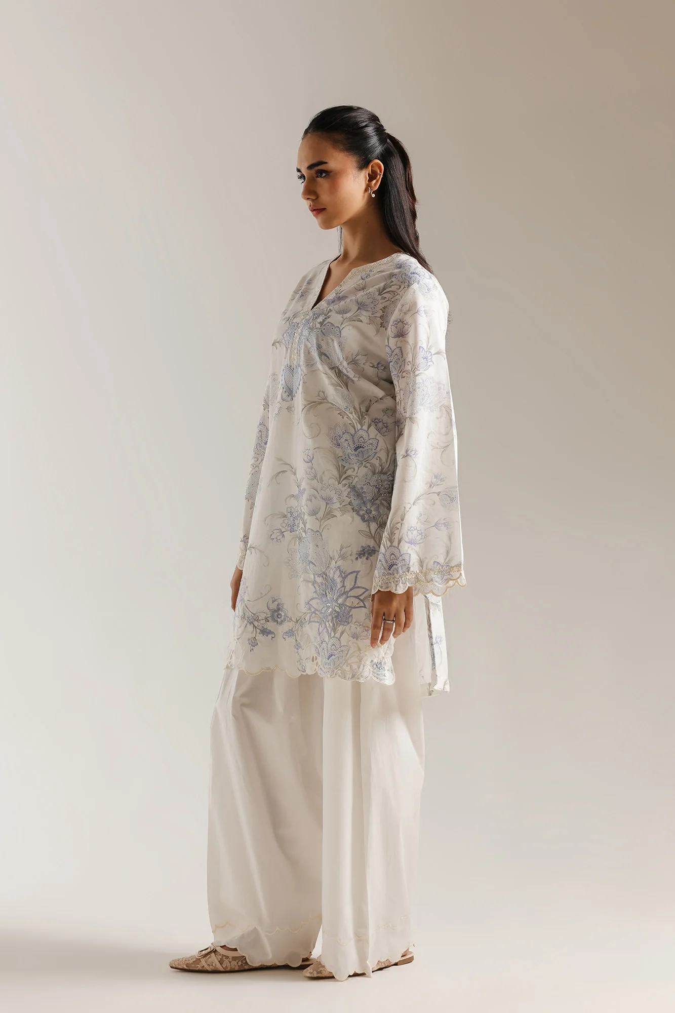 EMBROIDERED SUIT (E7682/102/001) - Image 3
