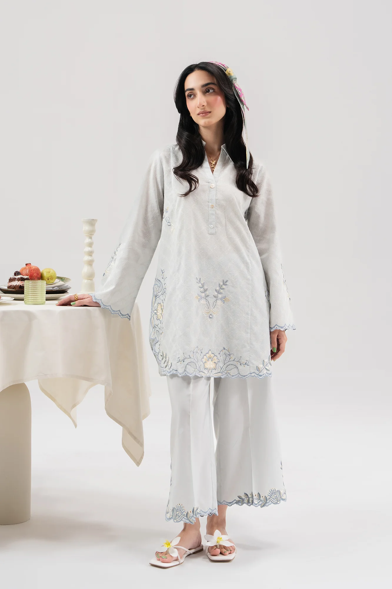 EMBROIDERED SUIT (E7715/102/617)