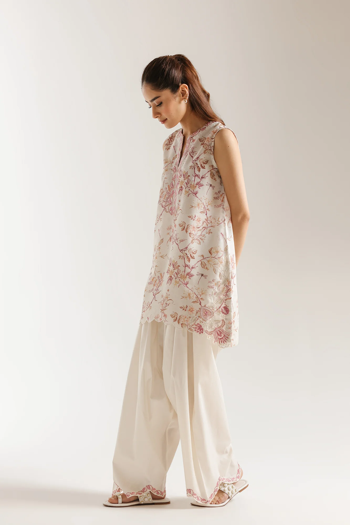 EMBROIDERED SUIT (E7722/102/002) - Image 3