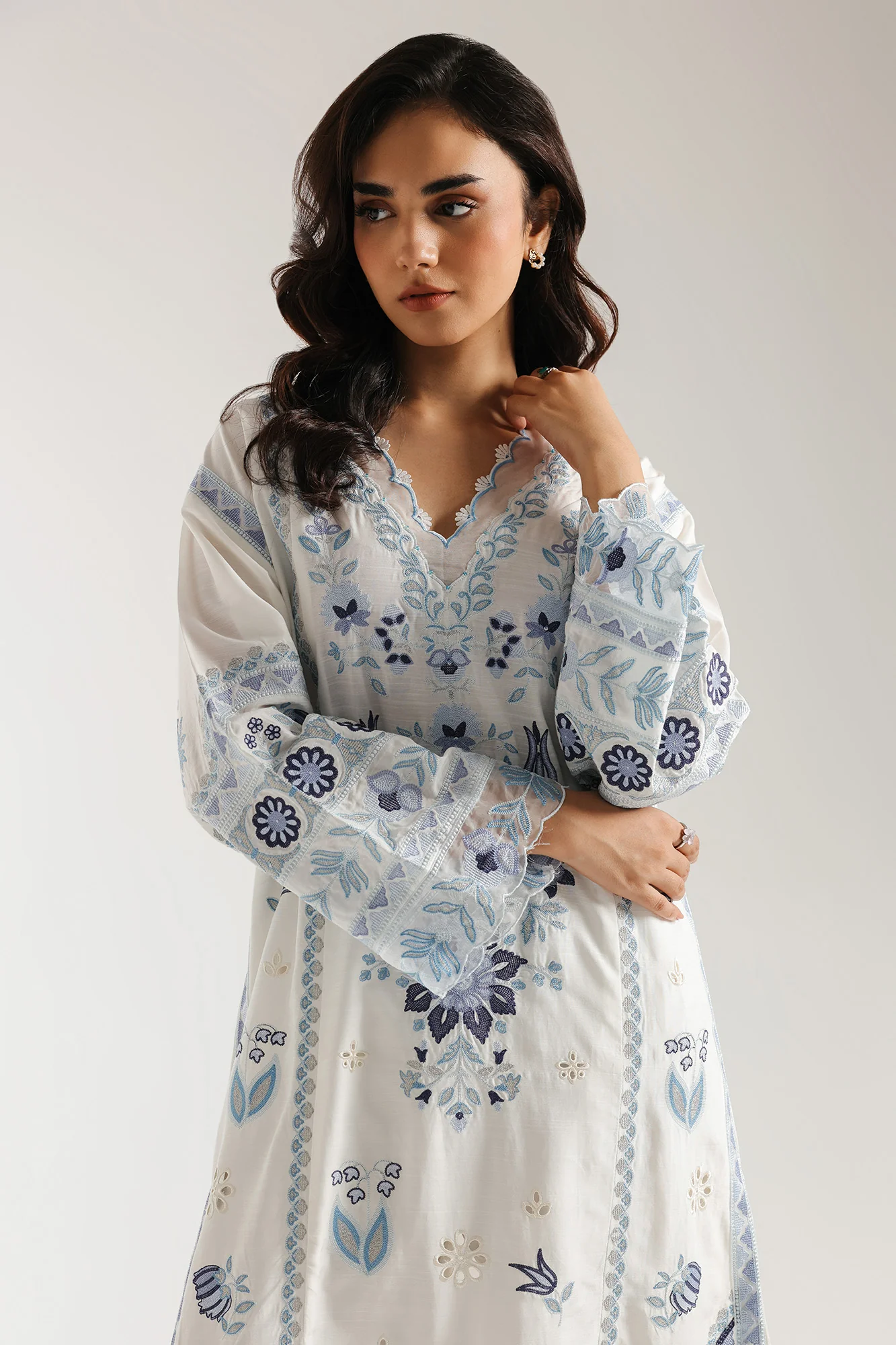 EMBROIDERED SUIT (E3514/103/003) - Image 4