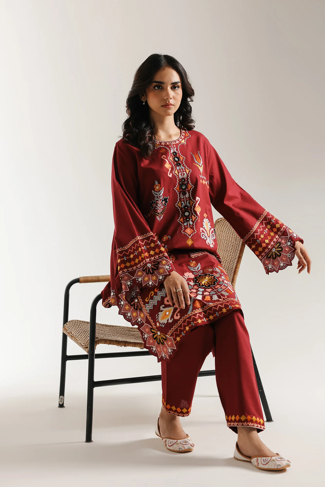 EMBROIDERED SUIT (E3651/103/403)