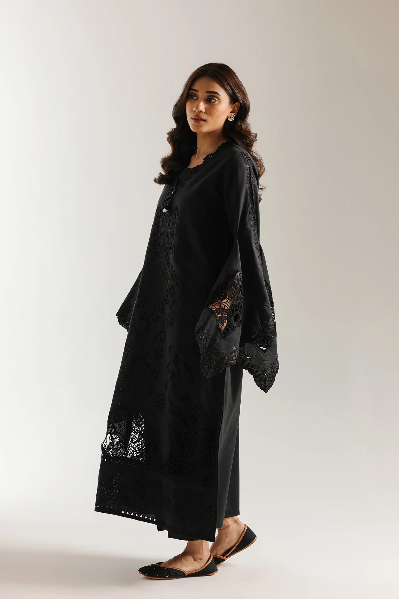 EMBROIDERED SUIT (E3804/103/902) - Image 4