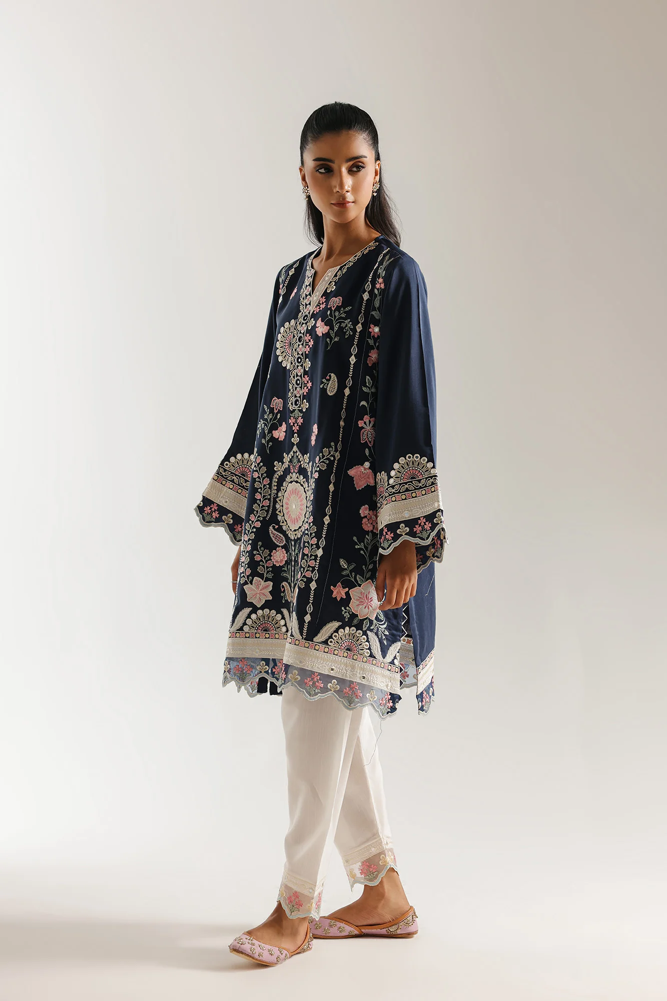 EMBROIDERED SUIT (E4047/103/620) - Image 3