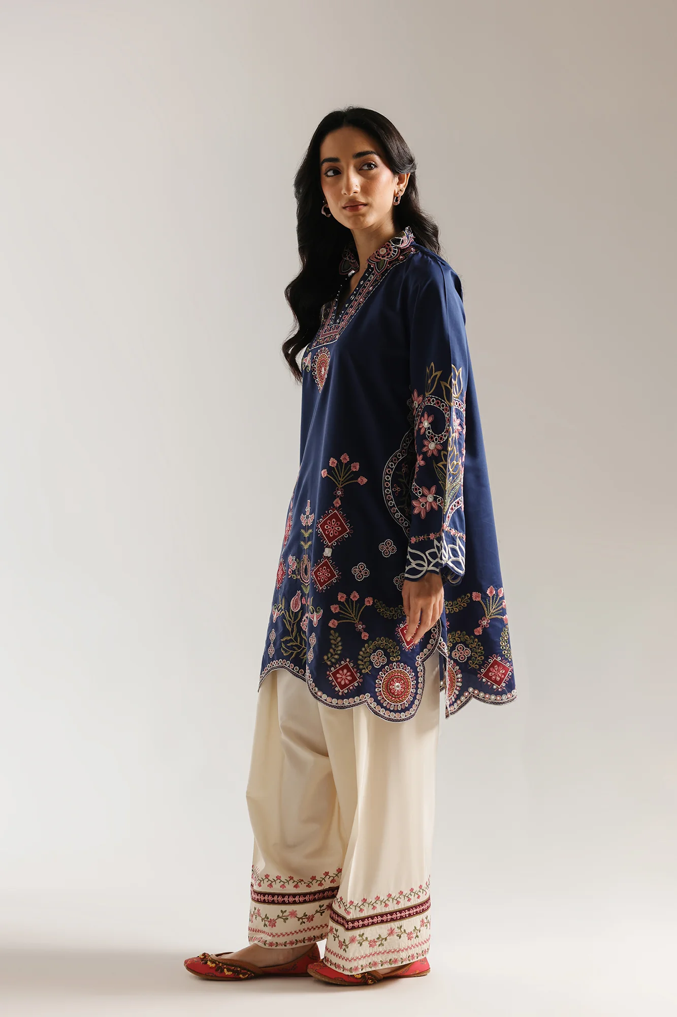 EMBROIDERED SUIT (E4074/103/619) - Image 3