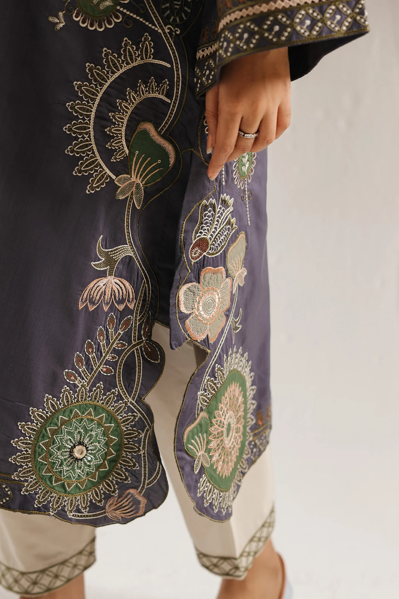EMBROIDERED SUIT (E4123/103/904) - Image 5