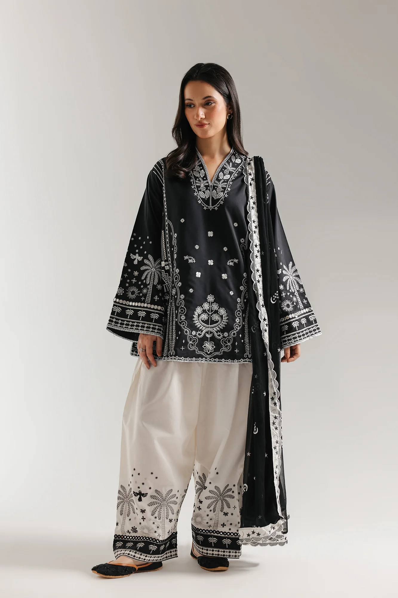 EMBROIDERED SUIT (E4150/103/901) - Image 2