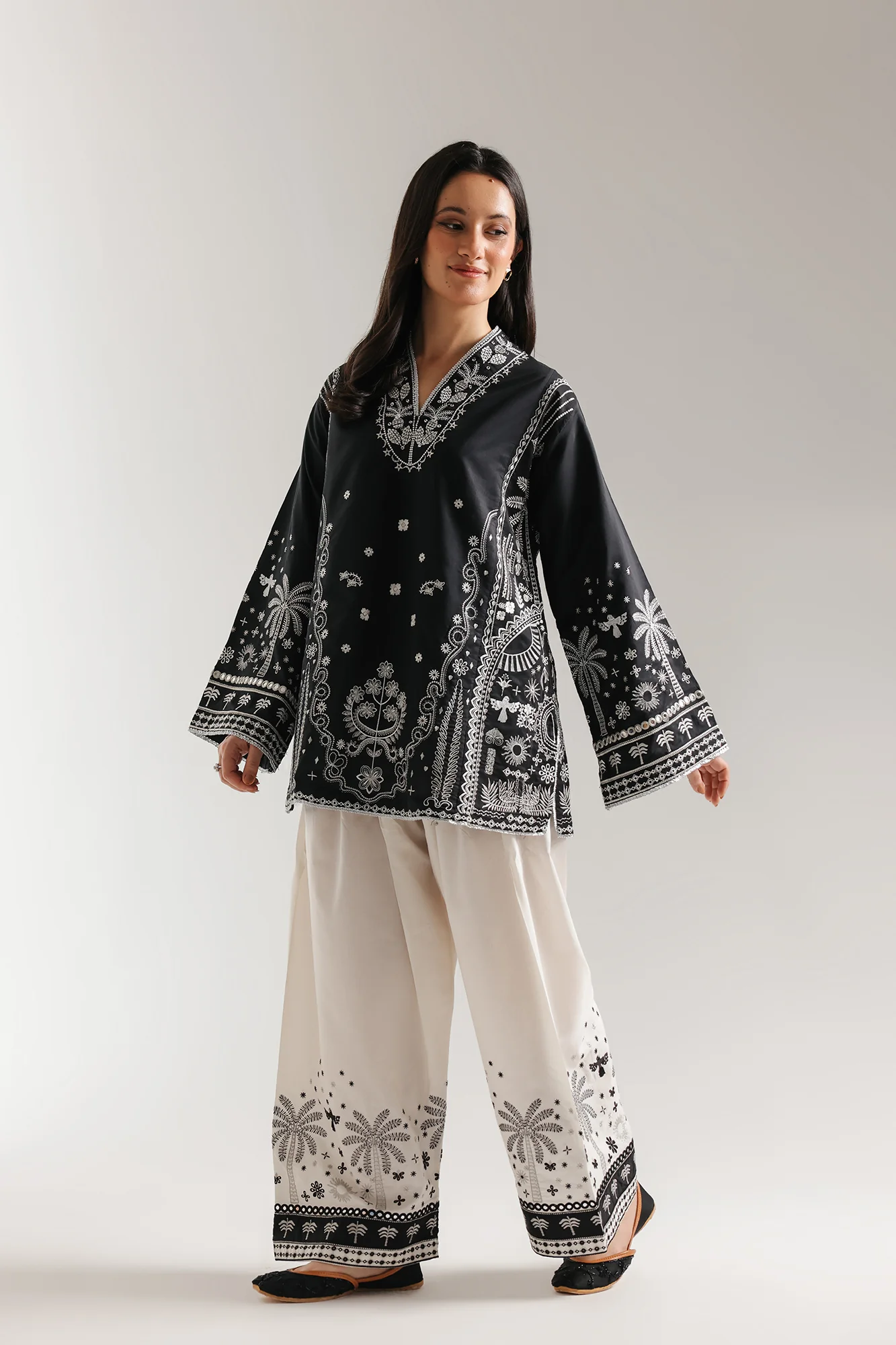 EMBROIDERED SUIT (E4150/103/901) - Image 4