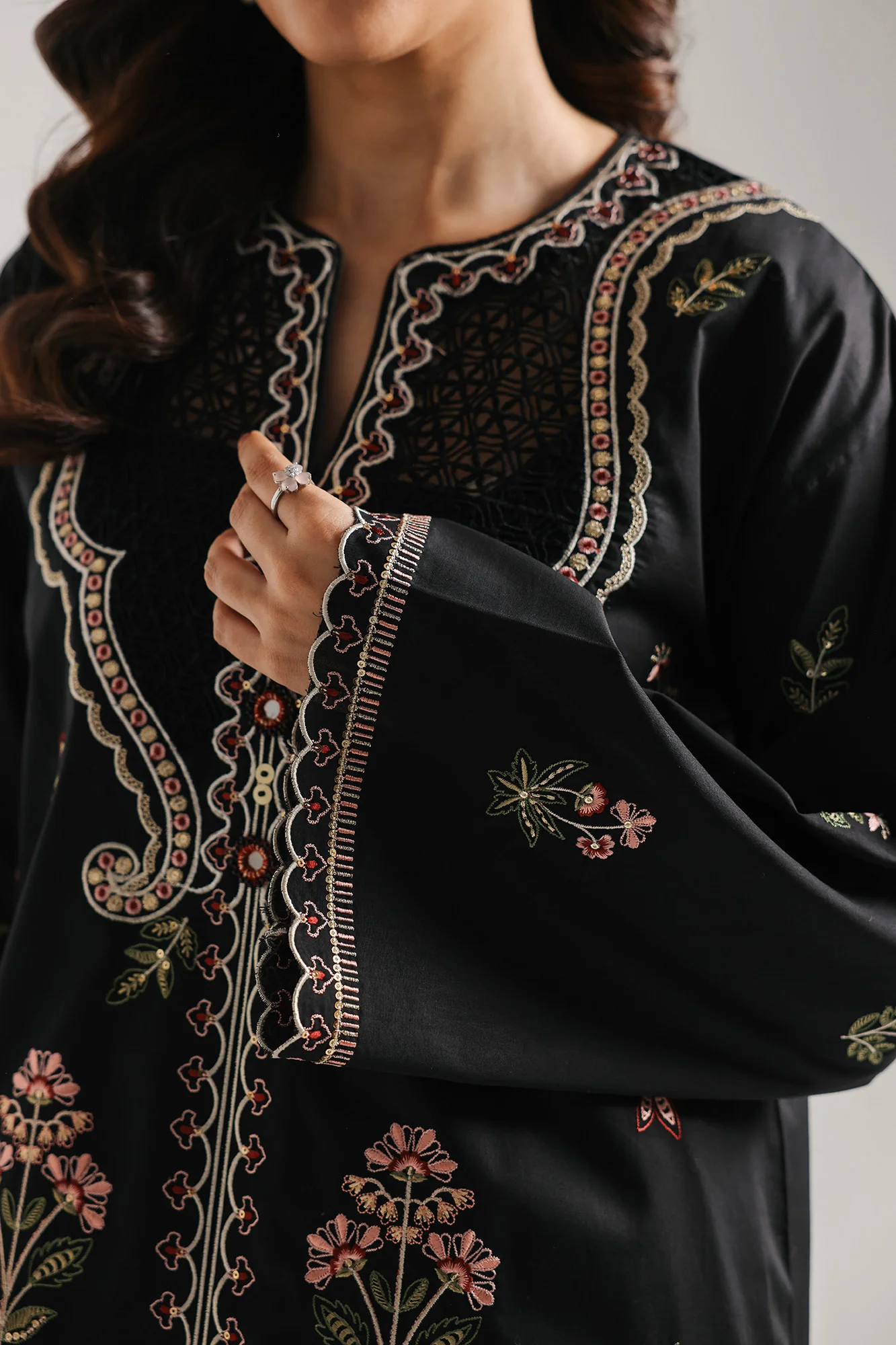 EMBROIDERED SUIT (E4199/103/901) - Image 5