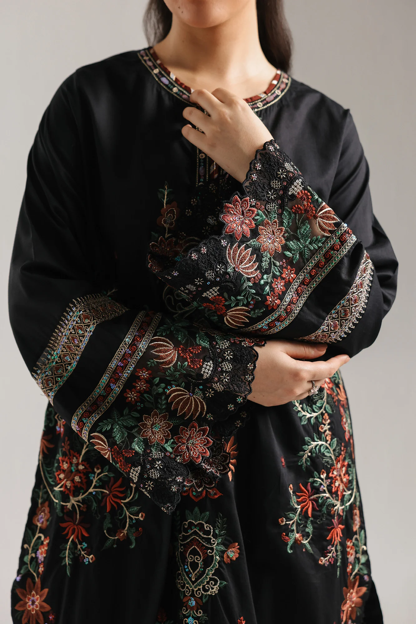 EMBROIDERED SUIT (E4215/103/901) - Image 5