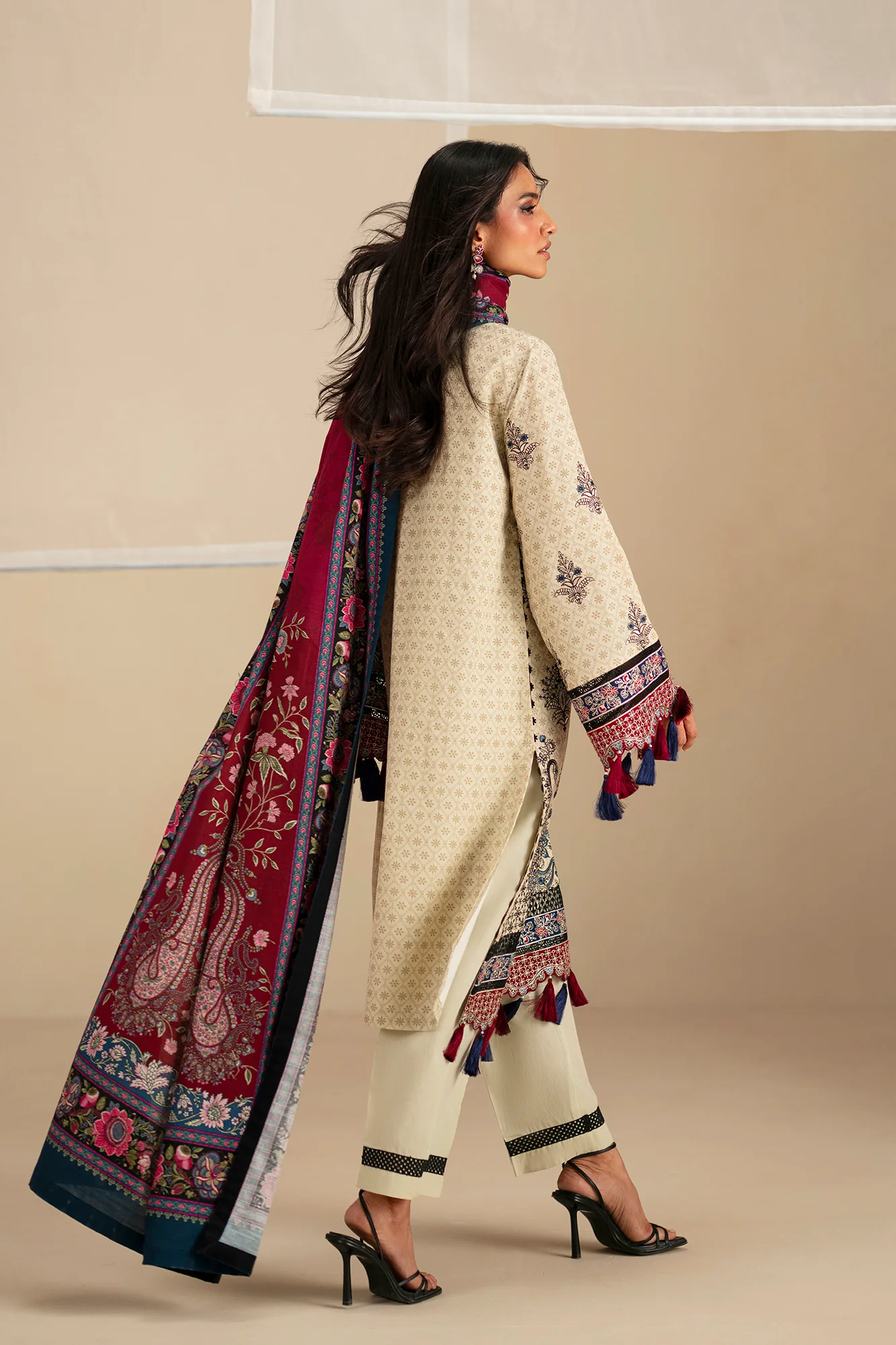 EMBROIDERED SUIT (E0797/203/112)