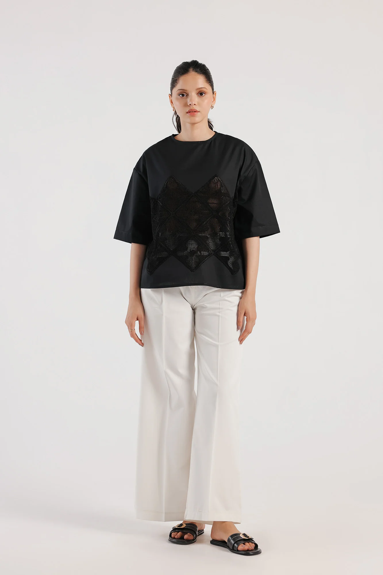 EMBROIDERED TOP (E1699/108/902)