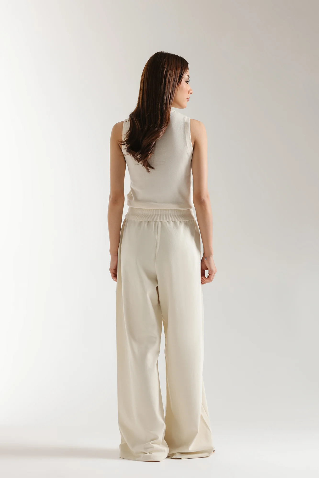 SLEEVELESS T-SHIRT (E2390/108/005) - Image 4